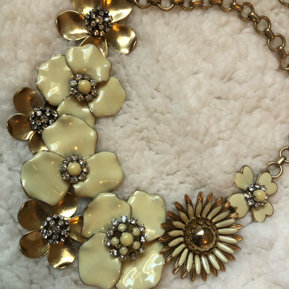 STELLA & DOT Statement Necklace